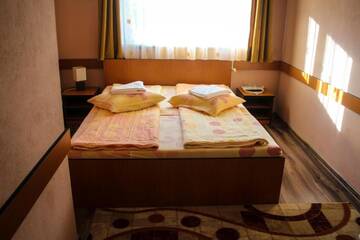 Фото номера Двухместный номер с 1 кроватью Отель Hotel Tranzit г. Одорхею-Секуеск 10