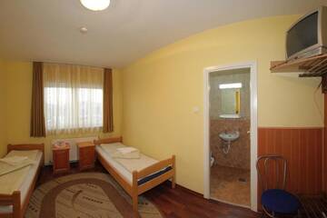 Фото номера Двухместный номер с 1 кроватью Отель Hotel Tranzit г. Одорхею-Секуеск 16