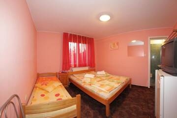 Фото номера Семейный номер Отель Hotel Tranzit г. Одорхею-Секуеск 7
