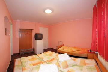 Фото номера Семейный номер Отель Hotel Tranzit г. Одорхею-Секуеск 10