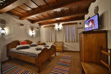 Фото номера Двухместный номер с 1 кроватью, вид на сад Гостевой дом Castle Garden guesthouse -Adults Only г. Одорхею-Секуеск 14