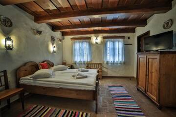 Фото номера Двухместный номер с 1 кроватью, вид на сад Гостевой дом Castle Garden guesthouse -Adults Only г. Одорхею-Секуеск 19