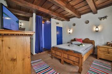 Фото номера Двухместный номер с 1 кроватью, вид на сад Гостевой дом Castle Garden guesthouse -Adults Only г. Одорхею-Секуеск 16