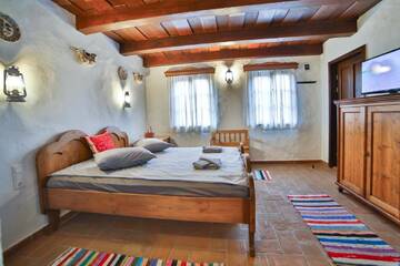 Фото номера Двухместный номер с 1 кроватью, вид на сад Гостевой дом Castle Garden guesthouse -Adults Only г. Одорхею-Секуеск 4