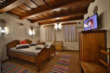 Фото номера Двухместный номер с 1 кроватью, вид на сад Гостевой дом Castle Garden guesthouse -Adults Only г. Одорхею-Секуеск 5