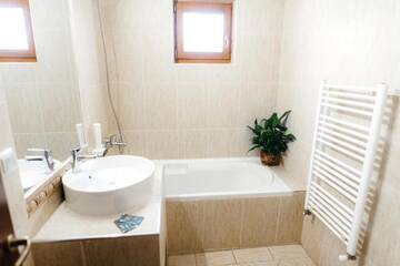 Фото номера Двухместный номер с 1 кроватью Гостевой дом Páva Pension &amp; Spa г. Одорхею-Секуеск 5