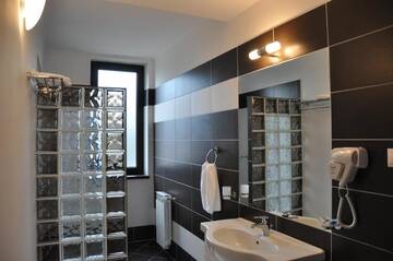 Фото номера One-Bedroom Suite (3 Adults) SPA included Отель Septimia Hotels &amp; Spa Resort г. Одорхею-Секуеск 11