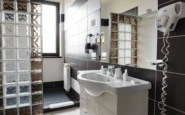 Фото номера One-Bedroom Suite (3 Adults) SPA included Отель Septimia Hotels &amp; Spa Resort г. Одорхею-Секуеск 5